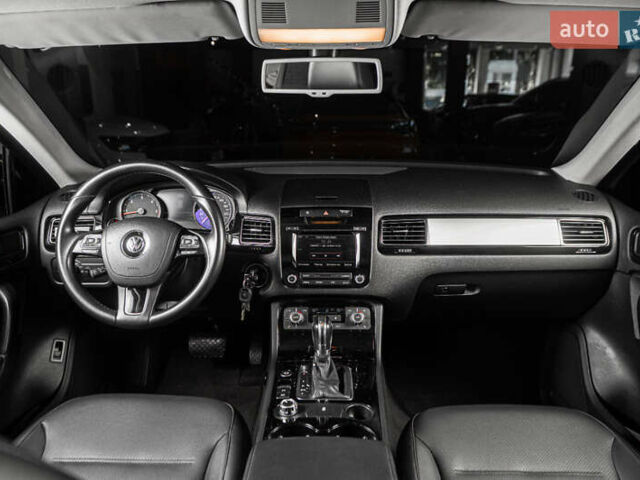 Чорний Фольксваген Туарег, об'ємом двигуна 2.97 л та пробігом 163 тис. км за 21900 $, фото 6 на Automoto.ua