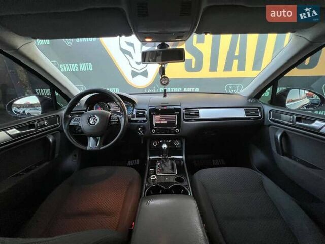 Черный Фольксваген Туарег, объемом двигателя 2.97 л и пробегом 259 тыс. км за 15900 $, фото 27 на Automoto.ua