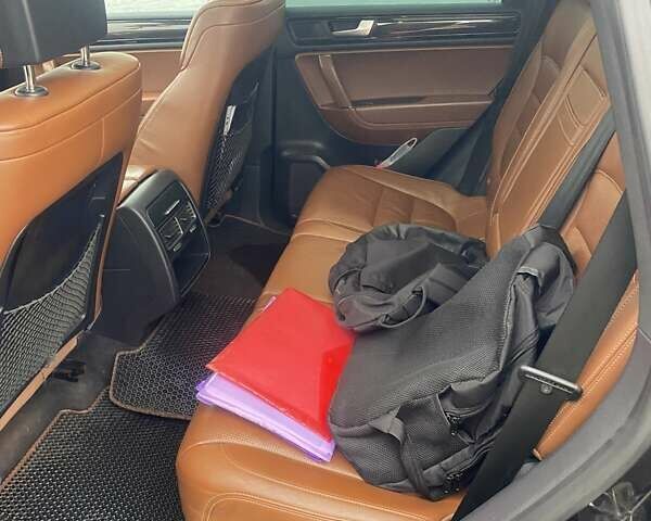 Черный Фольксваген Туарег, объемом двигателя 2.97 л и пробегом 348 тыс. км за 19500 $, фото 45 на Automoto.ua