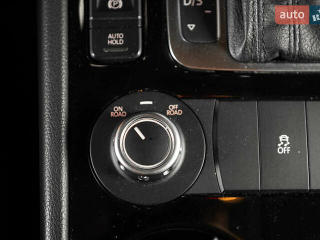 Чорний Фольксваген Туарег, об'ємом двигуна 2.97 л та пробігом 163 тис. км за 21900 $, фото 12 на Automoto.ua