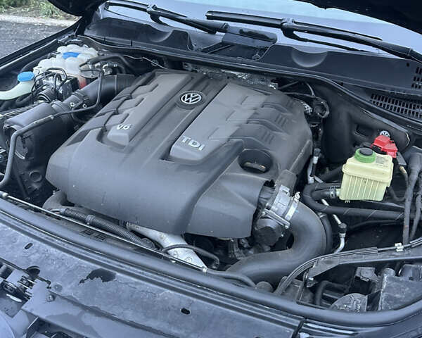 Черный Фольксваген Туарег, объемом двигателя 2.97 л и пробегом 201 тыс. км за 16500 $, фото 6 на Automoto.ua