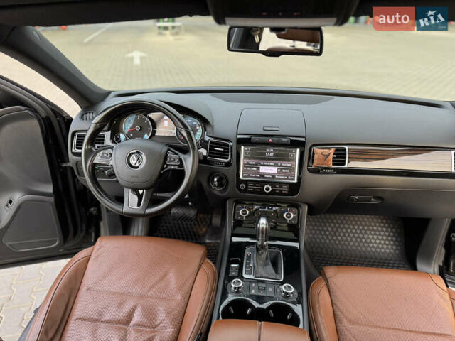Черный Фольксваген Туарег, объемом двигателя 3 л и пробегом 275 тыс. км за 20999 $, фото 32 на Automoto.ua