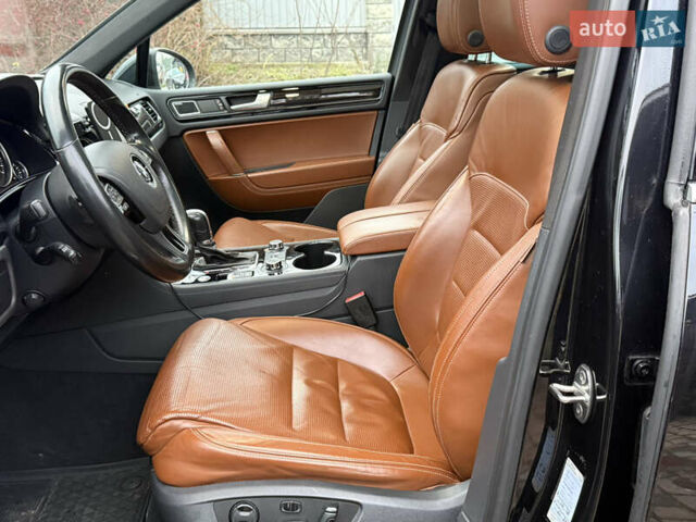 Чорний Фольксваген Туарег, об'ємом двигуна 4.13 л та пробігом 258 тис. км за 28500 $, фото 12 на Automoto.ua