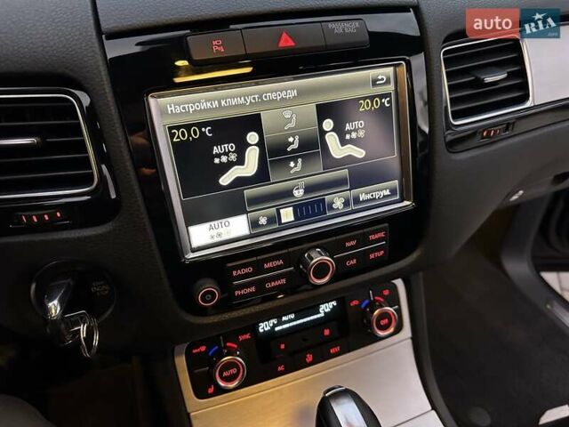 Фольксваген Туарег 2013 в Луцке на Automoto.ua Черный Фольксваген Туарег, объемом двигателя 2.97 л и пробегом 227 тыс. км за 22900 $, фото 24 на Automoto.ua