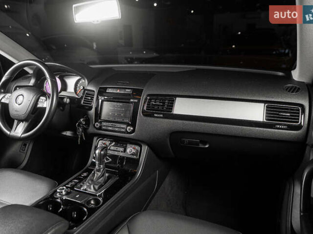 Чорний Фольксваген Туарег, об'ємом двигуна 2.97 л та пробігом 163 тис. км за 21900 $, фото 25 на Automoto.ua