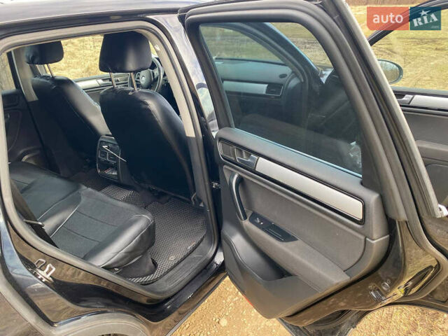 Чорний Фольксваген Туарег, об'ємом двигуна 3 л та пробігом 430 тис. км за 18500 $, фото 3 на Automoto.ua