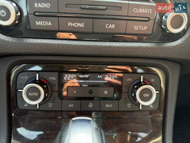 Черный Фольксваген Туарег, объемом двигателя 2.97 л и пробегом 240 тыс. км за 21500 $, фото 9 на Automoto.ua