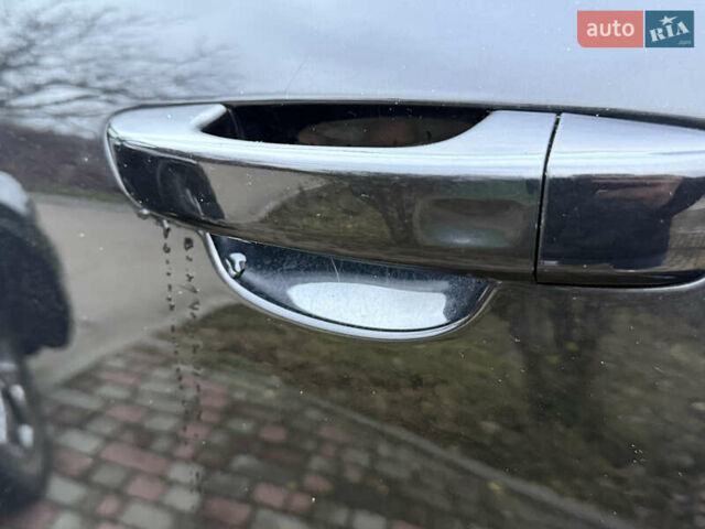 Чорний Фольксваген Туарег, об'ємом двигуна 4.13 л та пробігом 258 тис. км за 28500 $, фото 28 на Automoto.ua