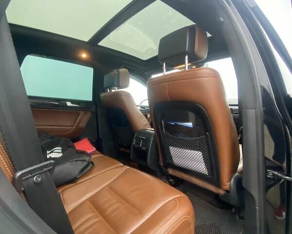 Черный Фольксваген Туарег, объемом двигателя 2.97 л и пробегом 348 тыс. км за 19500 $, фото 46 на Automoto.ua