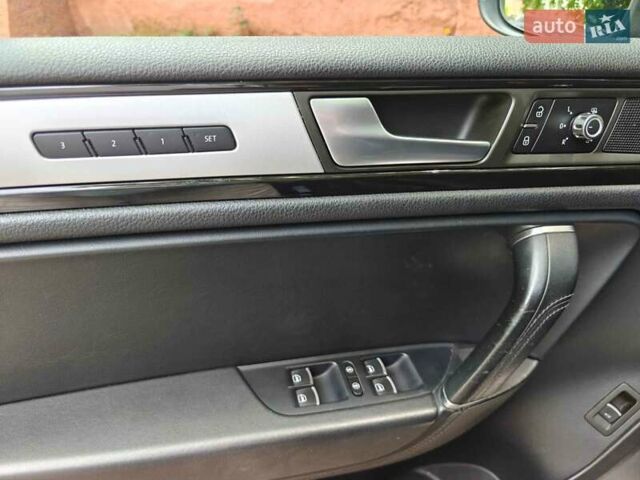 Чорний Фольксваген Туарег, об'ємом двигуна 2.97 л та пробігом 292 тис. км за 22500 $, фото 13 на Automoto.ua