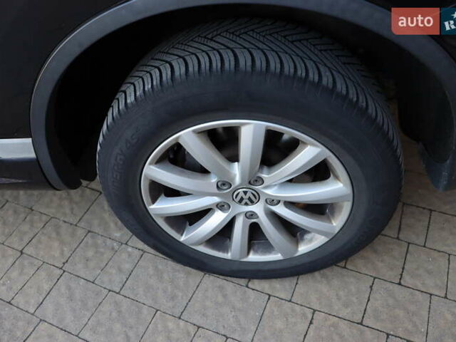 Черный Фольксваген Туарег, объемом двигателя 3 л и пробегом 142 тыс. км за 22900 $, фото 3 на Automoto.ua