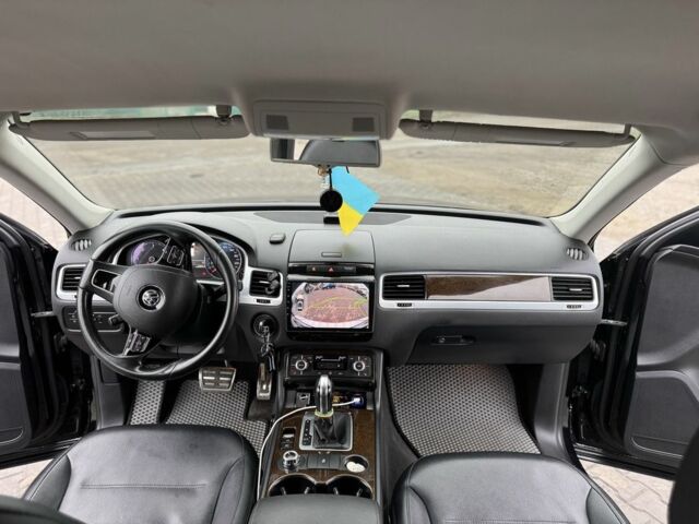 Черный Фольксваген Туарег, объемом двигателя 2.97 л и пробегом 157 тыс. км за 24500 $, фото 6 на Automoto.ua