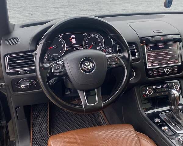 Черный Фольксваген Туарег, объемом двигателя 2.97 л и пробегом 348 тыс. км за 19500 $, фото 55 на Automoto.ua