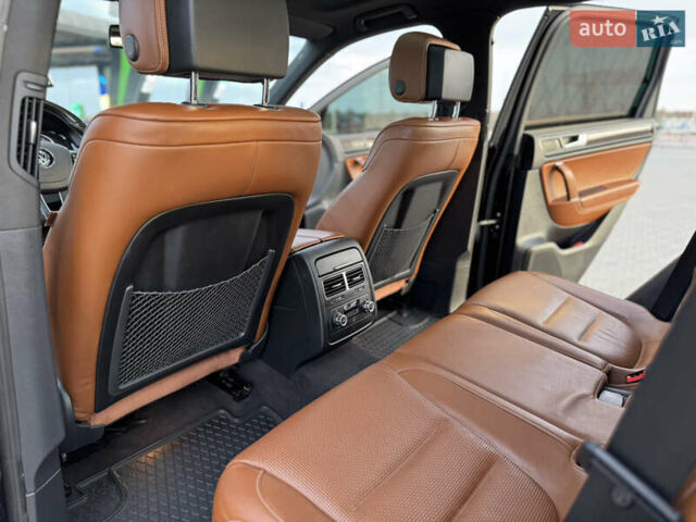 Черный Фольксваген Туарег, объемом двигателя 3 л и пробегом 275 тыс. км за 20999 $, фото 38 на Automoto.ua