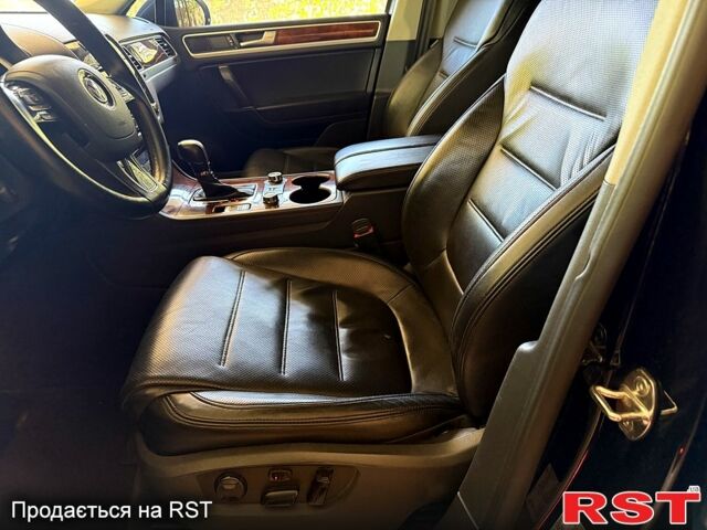 Черный Фольксваген Туарег, объемом двигателя 3 л и пробегом 199 тыс. км за 19800 $, фото 6 на Automoto.ua