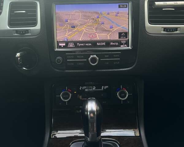 Фольксваген Туарег 2013 в Черновцах на Automoto.ua Черный Фольксваген Туарег, объемом двигателя 2.97 л и пробегом 250 тыс. км за 19900 $, фото 24 на Automoto.ua