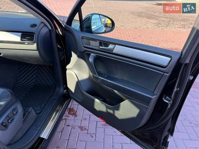 Черный Фольксваген Туарег, объемом двигателя 2.97 л и пробегом 298 тыс. км за 20799 $, фото 19 на Automoto.ua