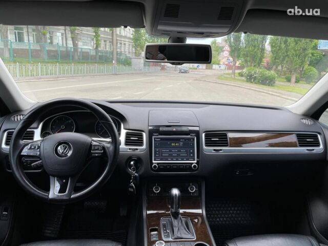 Чорний Фольксваген Туарег, об'ємом двигуна 3 л та пробігом 197 тис. км за 27490 $, фото 20 на Automoto.ua