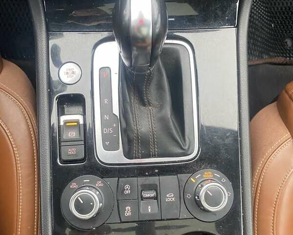 Черный Фольксваген Туарег, объемом двигателя 2.97 л и пробегом 348 тыс. км за 19500 $, фото 31 на Automoto.ua