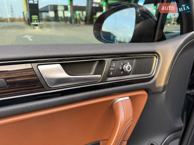 Черный Фольксваген Туарег, объемом двигателя 3 л и пробегом 275 тыс. км за 20999 $, фото 19 на Automoto.ua