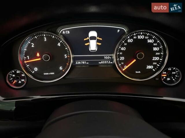 Фольксваген Туарег 2013 в Луцке на Automoto.ua Черный Фольксваген Туарег, объемом двигателя 2.97 л и пробегом 227 тыс. км за 22900 $, фото 23 на Automoto.ua