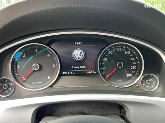 Чорний Фольксваген Туарег, об'ємом двигуна 3 л та пробігом 197 тис. км за 27490 $, фото 27 на Automoto.ua