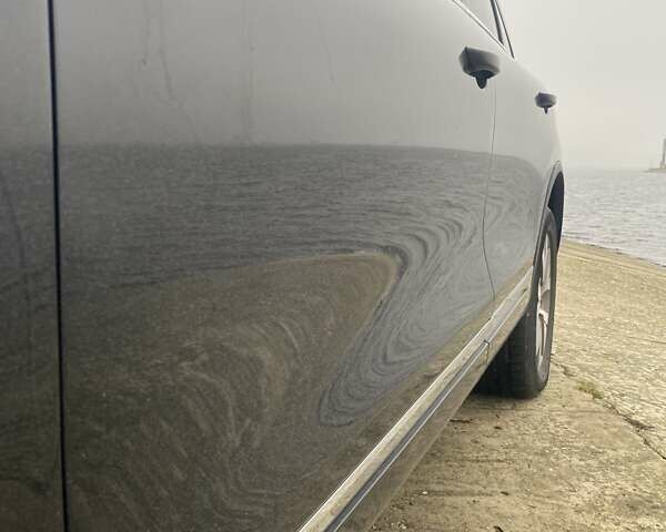 Черный Фольксваген Туарег, объемом двигателя 2.97 л и пробегом 348 тыс. км за 19500 $, фото 24 на Automoto.ua