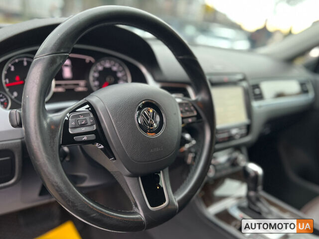 Чорний Фольксваген Туарег, об'ємом двигуна 3 л та пробігом 191 тис. км за 25300 $, фото 17 на Automoto.ua