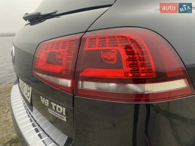 Черный Фольксваген Туарег, объемом двигателя 2.97 л и пробегом 348 тыс. км за 19500 $, фото 18 на Automoto.ua