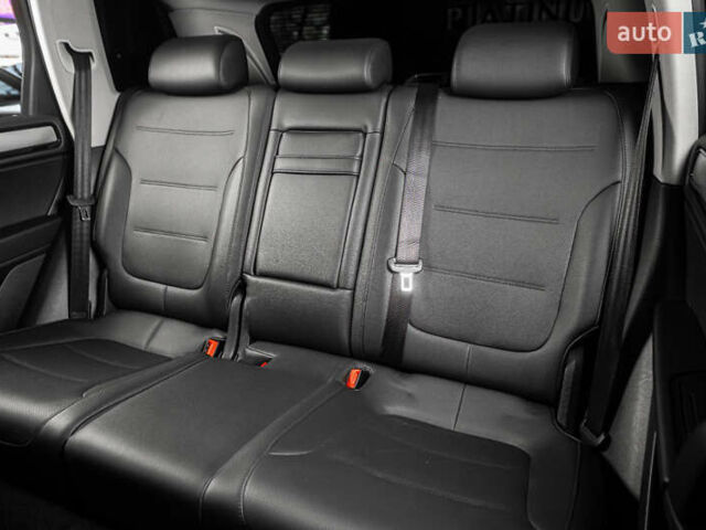 Чорний Фольксваген Туарег, об'ємом двигуна 2.97 л та пробігом 163 тис. км за 21900 $, фото 31 на Automoto.ua