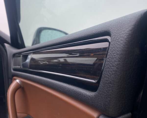 Черный Фольксваген Туарег, объемом двигателя 2.97 л и пробегом 348 тыс. км за 19500 $, фото 53 на Automoto.ua