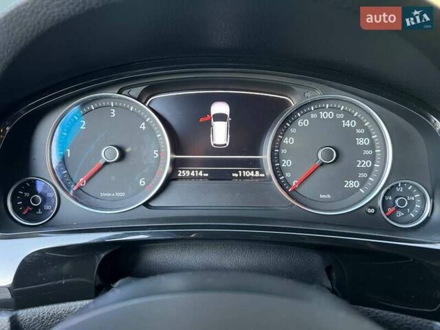 Черный Фольксваген Туарег, объемом двигателя 2.97 л и пробегом 259 тыс. км за 15900 $, фото 16 на Automoto.ua