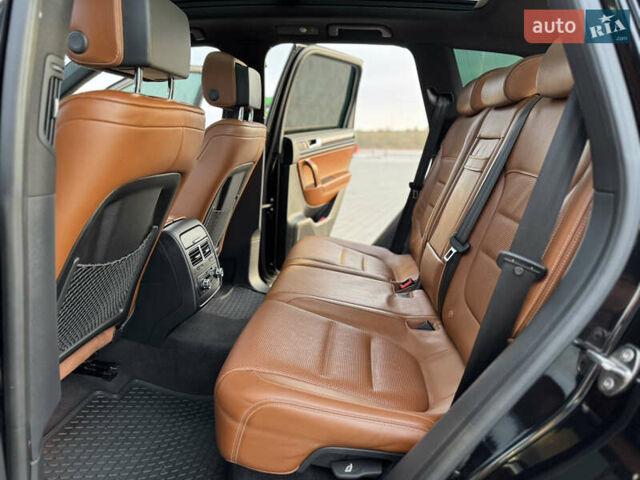 Черный Фольксваген Туарег, объемом двигателя 3 л и пробегом 275 тыс. км за 20999 $, фото 36 на Automoto.ua