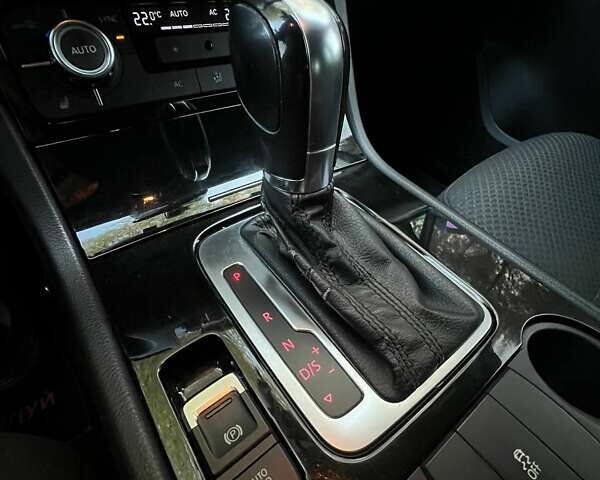 Черный Фольксваген Туарег, объемом двигателя 2.97 л и пробегом 259 тыс. км за 15900 $, фото 22 на Automoto.ua