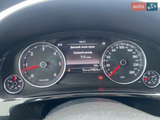 Черный Фольксваген Туарег, объемом двигателя 2.97 л и пробегом 348 тыс. км за 19500 $, фото 56 на Automoto.ua