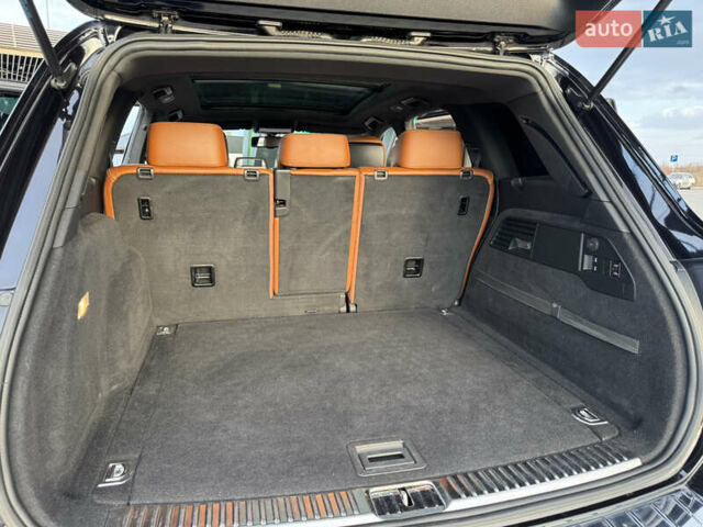 Черный Фольксваген Туарег, объемом двигателя 3 л и пробегом 275 тыс. км за 20999 $, фото 41 на Automoto.ua