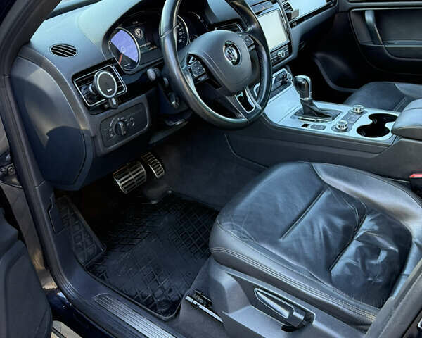 Фольксваген Туарег 2013 в Черновцах на Automoto.ua Черный Фольксваген Туарег, объемом двигателя 2.97 л и пробегом 276 тыс. км за 18900 $, фото 39 на Automoto.ua