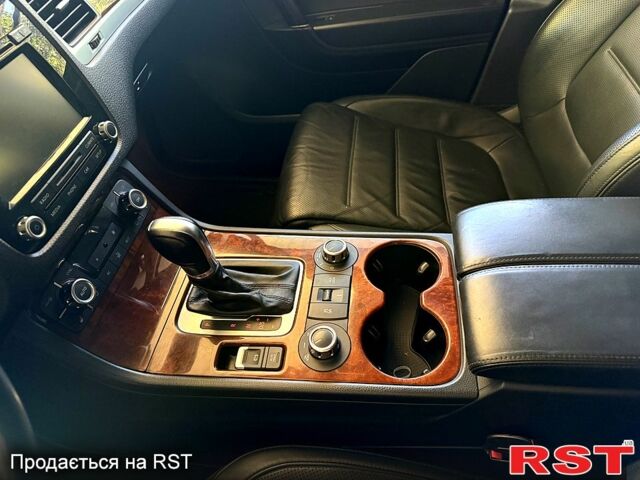 Черный Фольксваген Туарег, объемом двигателя 3 л и пробегом 199 тыс. км за 19800 $, фото 8 на Automoto.ua