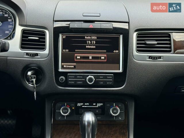 Черный Фольксваген Туарег, объемом двигателя 2.97 л и пробегом 150 тыс. км за 28500 $, фото 32 на Automoto.ua