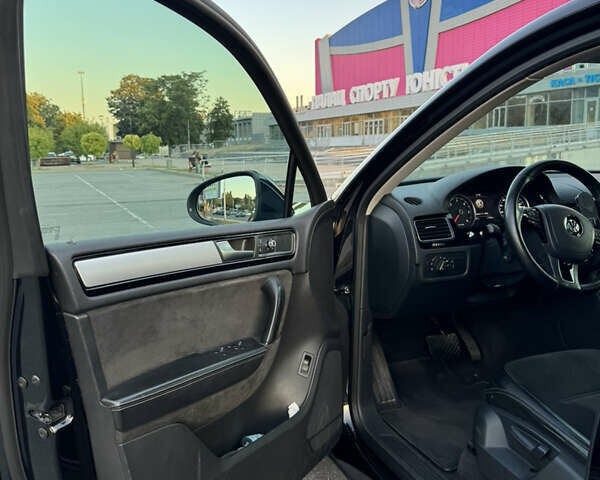 Черный Фольксваген Туарег, объемом двигателя 2.97 л и пробегом 240 тыс. км за 20500 $, фото 15 на Automoto.ua