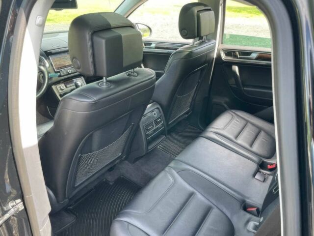 Черный Фольксваген Туарег, объемом двигателя 3 л и пробегом 87 тыс. км за 9000 $, фото 10 на Automoto.ua