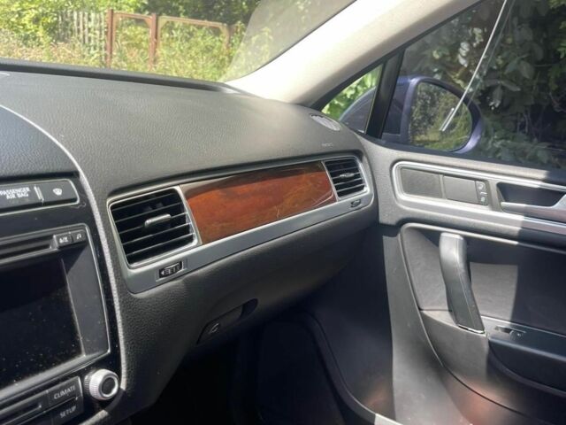 Чорний Фольксваген Туарег, об'ємом двигуна 3 л та пробігом 370 тис. км за 19500 $, фото 16 на Automoto.ua