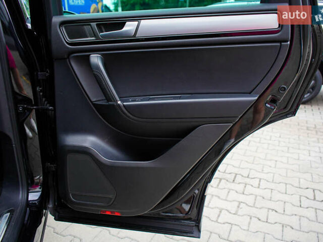 Черный Фольксваген Туарег, объемом двигателя 3 л и пробегом 236 тыс. км за 24999 $, фото 41 на Automoto.ua