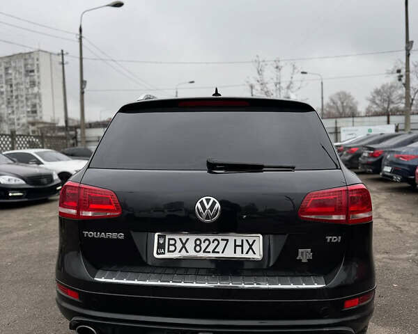 Черный Фольксваген Туарег, объемом двигателя 2.97 л и пробегом 200 тыс. км за 16000 $, фото 2 на Automoto.ua