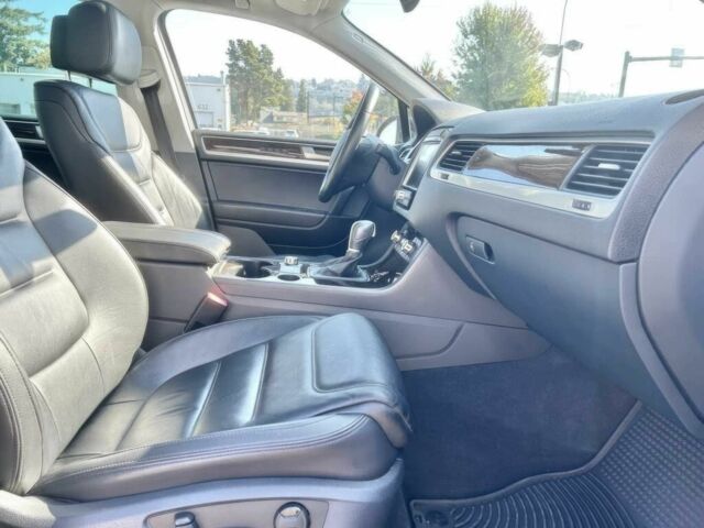 Чорний Фольксваген Туарег, об'ємом двигуна 3 л та пробігом 86 тис. км за 22000 $, фото 7 на Automoto.ua