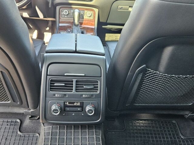 Черный Фольксваген Туарег, объемом двигателя 3 л и пробегом 236 тыс. км за 19800 $, фото 7 на Automoto.ua