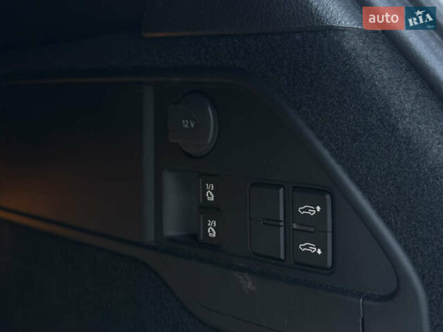 Чорний Фольксваген Туарег, об'ємом двигуна 2.97 л та пробігом 225 тис. км за 27500 $, фото 31 на Automoto.ua