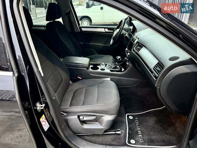 Черный Фольксваген Туарег, объемом двигателя 3 л и пробегом 245 тыс. км за 19500 $, фото 30 на Automoto.ua