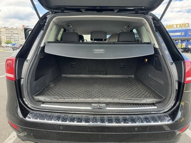 Черный Фольксваген Туарег, объемом двигателя 3 л и пробегом 195 тыс. км за 20950 $, фото 7 на Automoto.ua