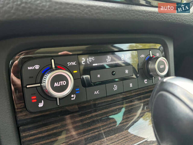 Черный Фольксваген Туарег, объемом двигателя 2.97 л и пробегом 242 тыс. км за 25900 $, фото 17 на Automoto.ua